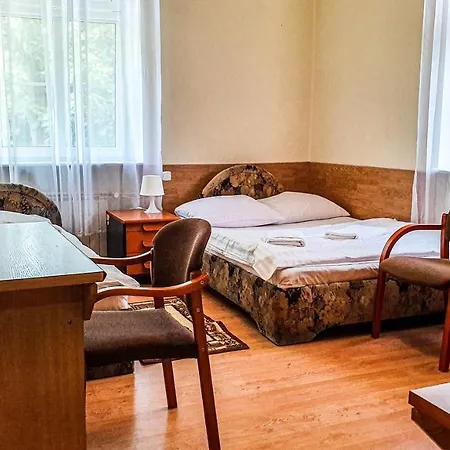 Dworek Brodowo Restauracja Hotel Przyjecia Екстер'єр фото