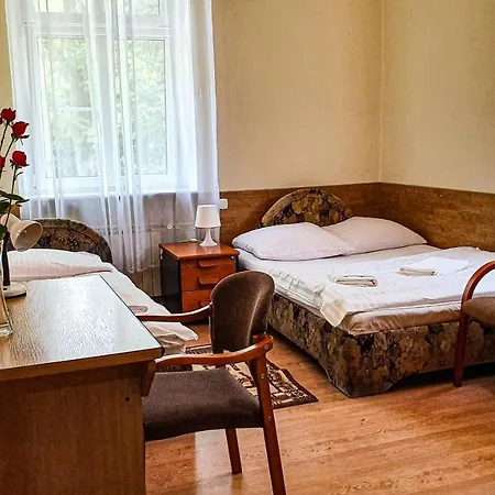 Dworek Brodowo Restauracja Hotel Przyjecia Екстер'єр фото