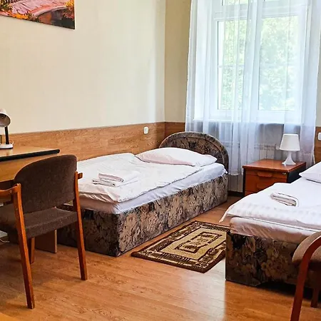 Dworek Brodowo Restauracja Hotel Przyjecia Екстер'єр фото