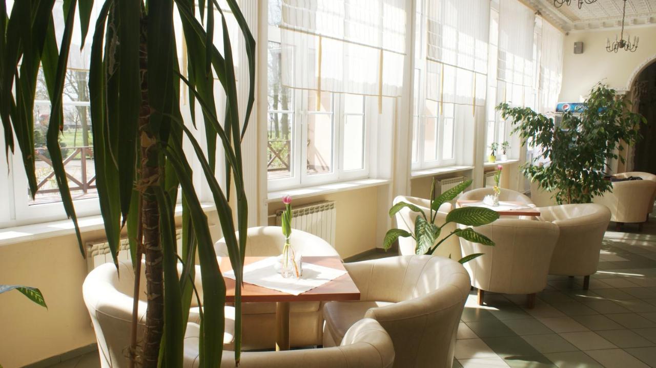 Готель Dworek Brodowo Restauracja Przyjecia