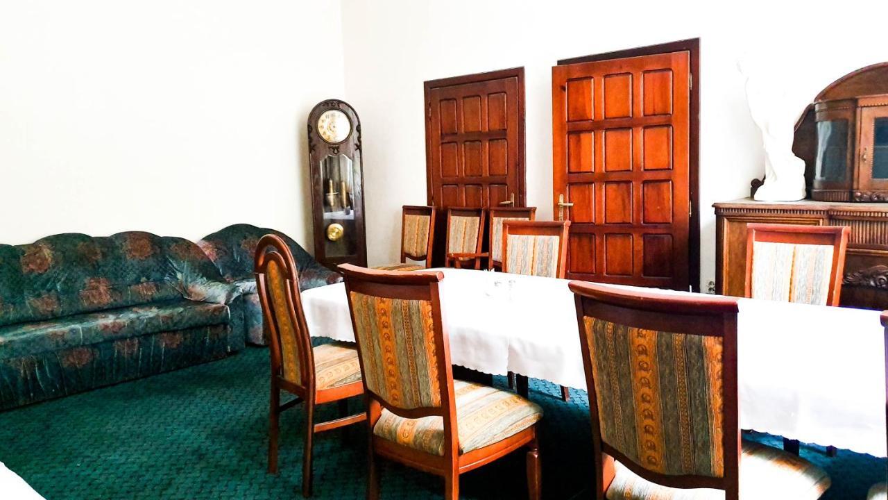 Dworek Brodowo Restauracja Przyjecia